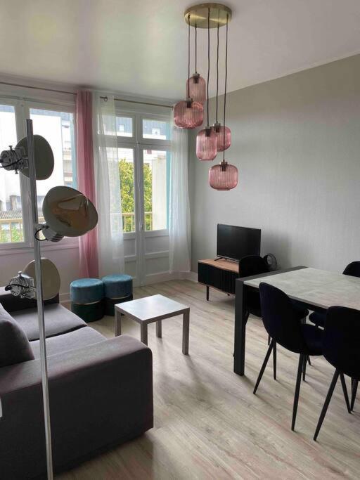 Bel Appartement Centre Ville De Vierzon Bagian luar foto